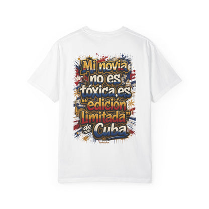 Camiseta “Me Encanta Mi Cubana Tóxica” – Humor y Orgullo Latino para Hombre