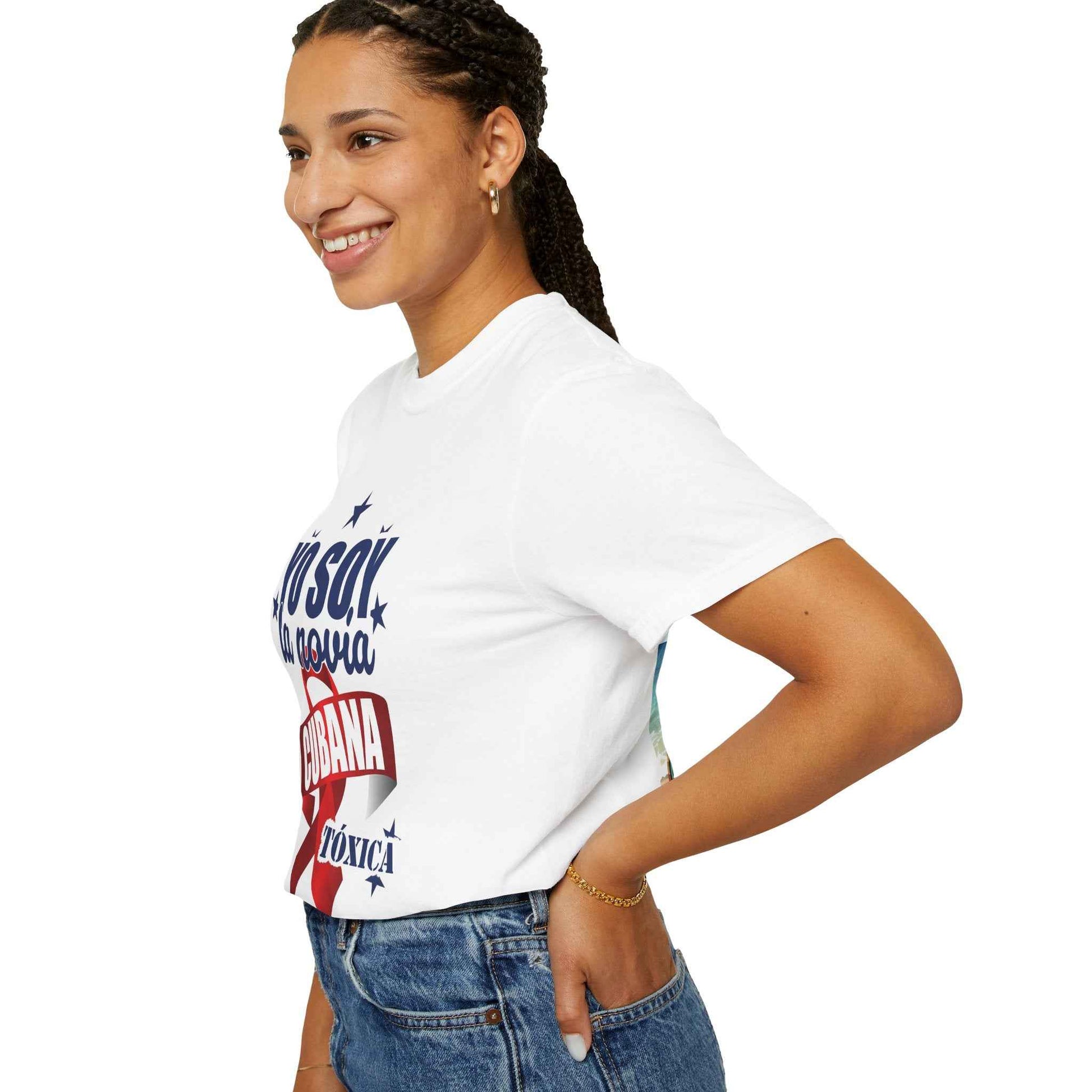 Cuban Pride T-Shirt — "Yo soy la novia cubana tóxica" / Colorful Cuban Grafitti Back Print